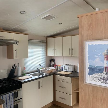 Phoenix Caravan Hire, Trecco Bay بورثكول المظهر الخارجي الصورة